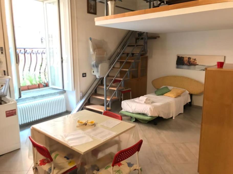 Casa Vacanza Trinita نابولي المظهر الخارجي الصورة
